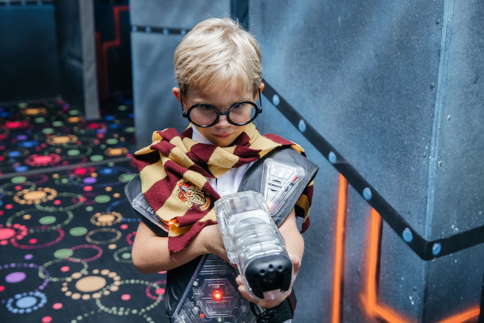 Первое знакомство ребёнка с экипировкой в LaserLand Чита