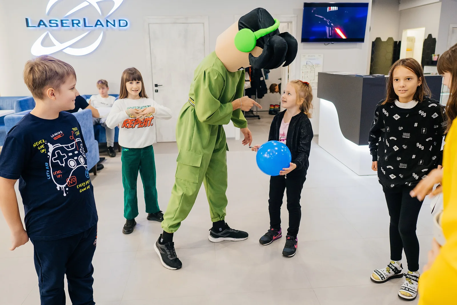 Площадка в ТРЦ Столица рядом с зоной встречи в LaserLand Чита