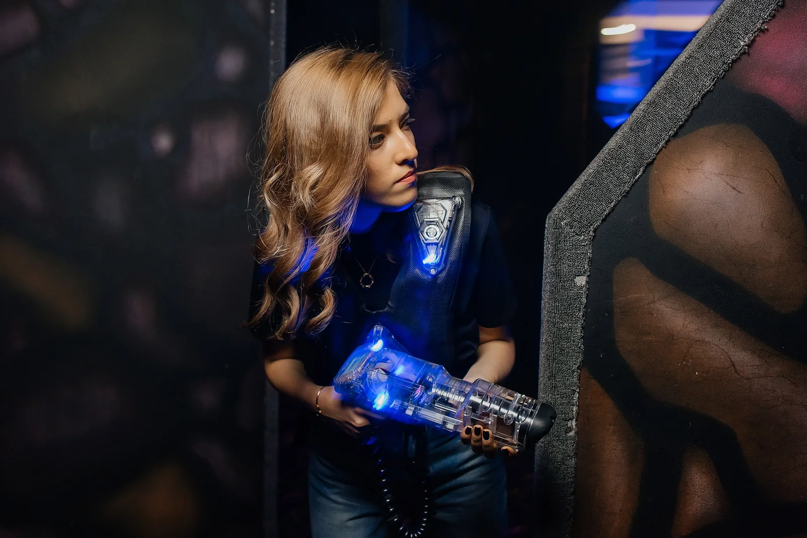 Активная игра вместо обычного застолья в LaserLand Чита