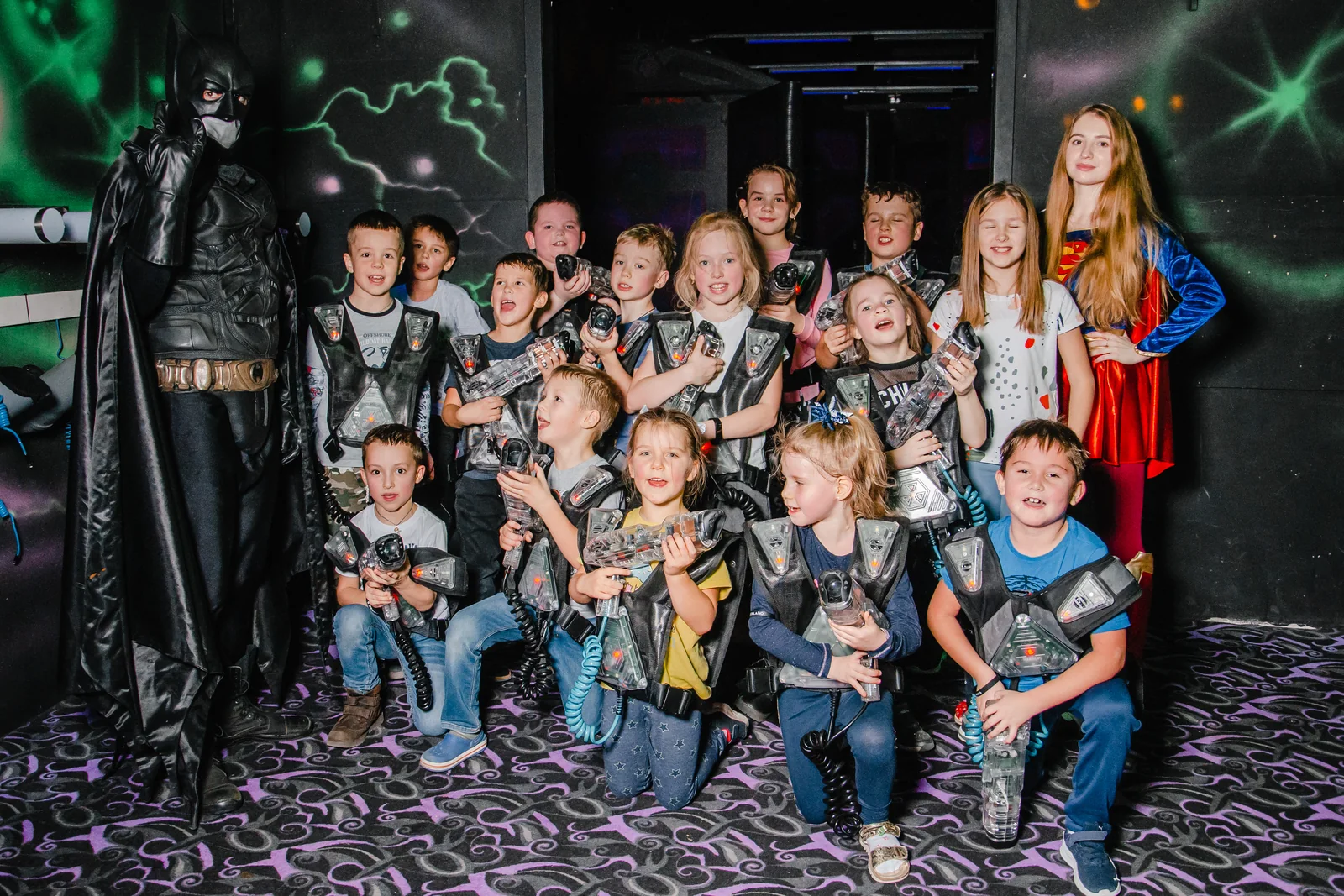 Большая детская команда в LaserLand Чита