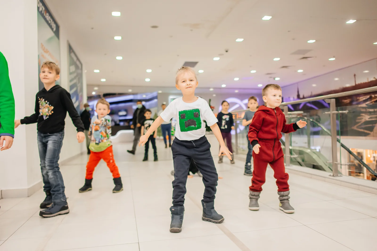 Активная новогодняя игра в ТРЦ Столица в LaserLand Чита