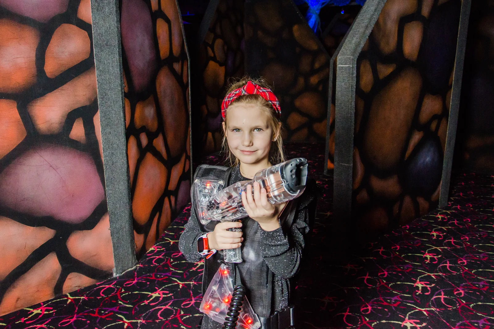 Юная участница командной игры в LaserLand Чита